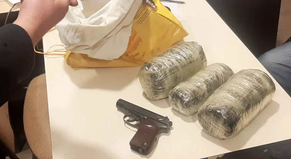 Lənkəranda narkokuryerdə silah və 5 kq heroin aşkarlanıb