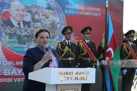 Hərbi Dəniz Qüvvələrində Zəfər Gününə həsr olunan təntənəli mərasim keçirilib