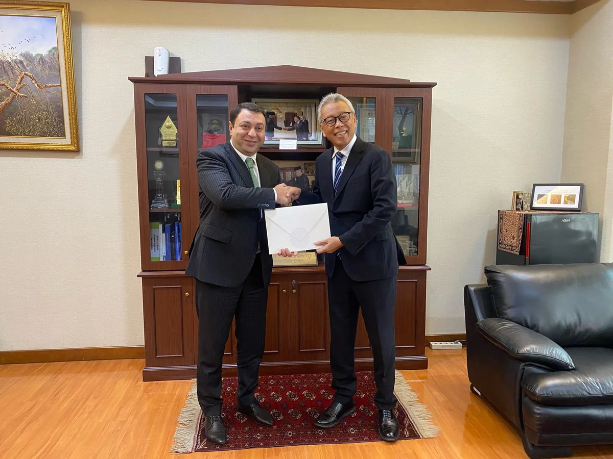Azerbaijani envoy presents copy of his credentials to Indonesian Chief of State Protocol