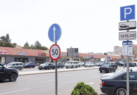 Bakının Əhməd Rəcəbli küçəsində yeni yol infrastrukturu qurulub