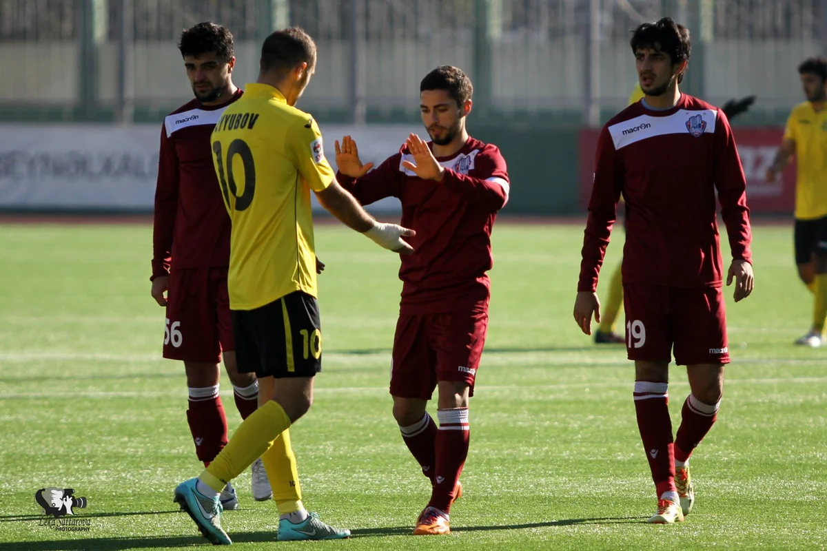 ​İki futbolçu Bakı klubundan qaçıb