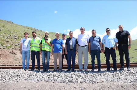 Bakı-Tbilisi-Qars dəmir yolunun Gürcüstan hissəsi sentyabrda istismara tam hazır olacaq