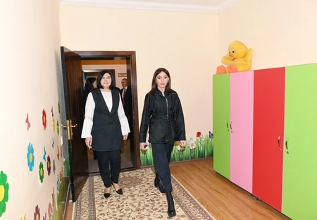 Mehriban Əliyeva Gəncədəki uşaq evinə baş çəkib
