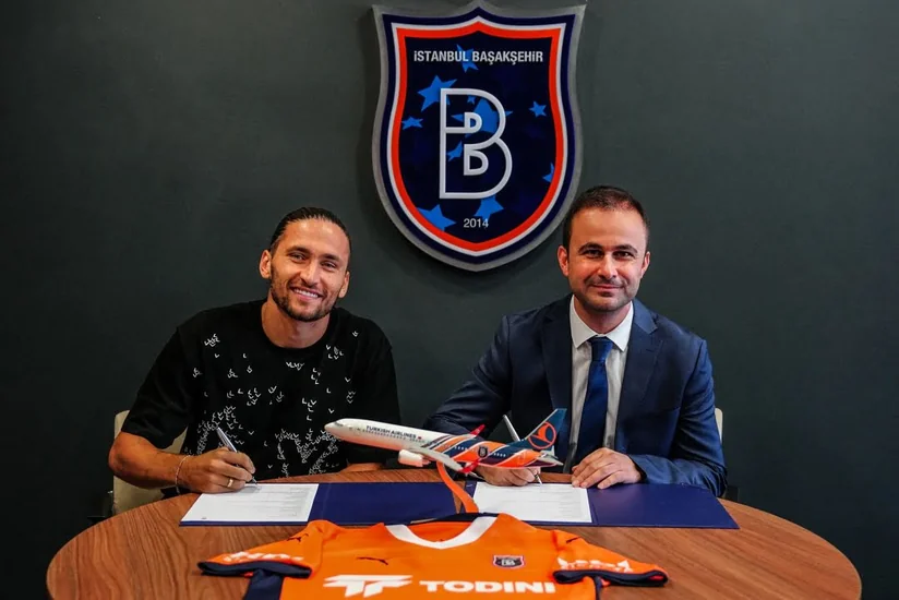 Portuqaliyalı futbolçu Fənərbağçadan ayrılıb