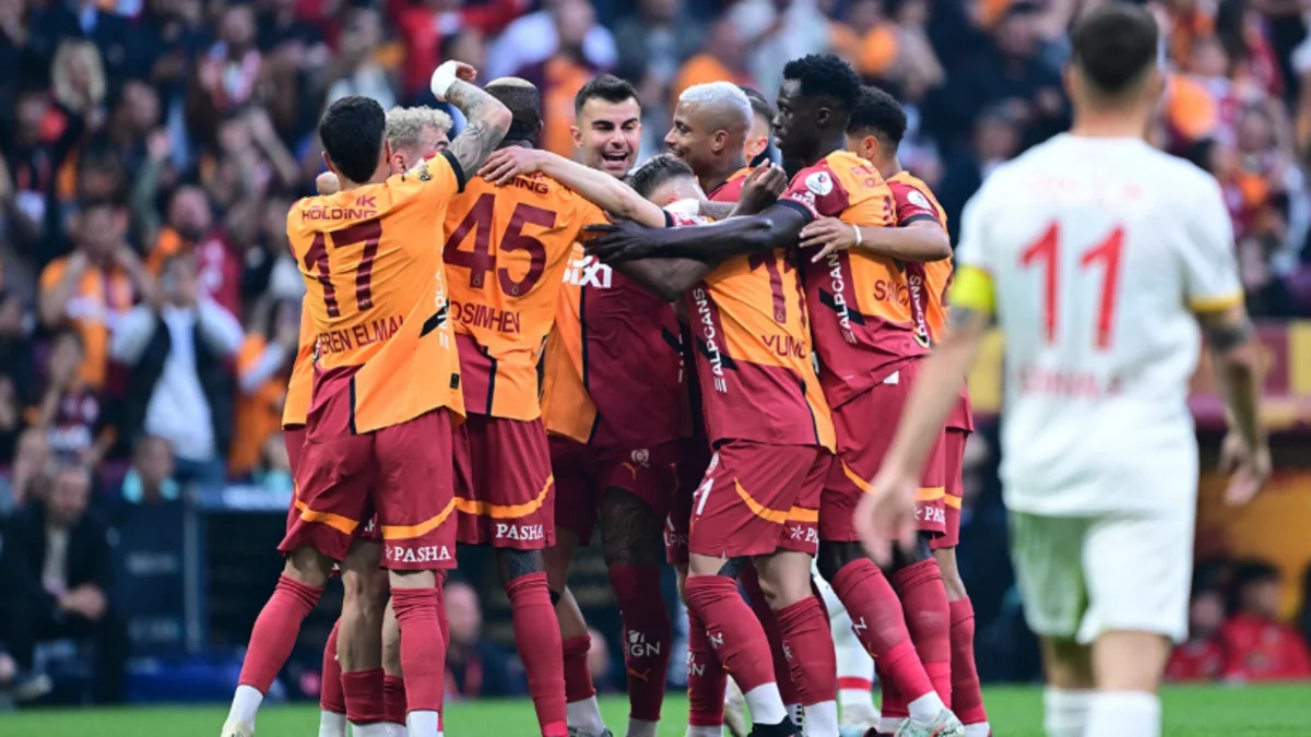 Qalatasaray 25-ci dəfə Türkiyə çempionu olub 
