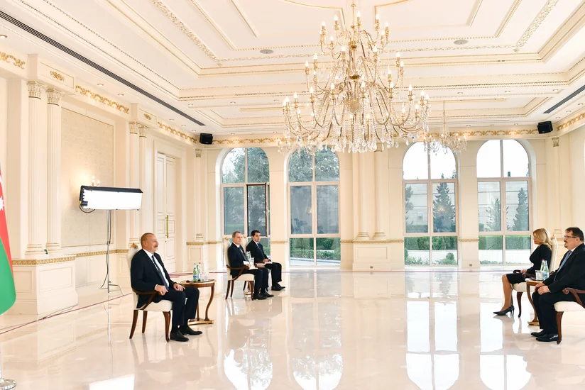 Президент принял верительные грамоты нового главы представительства ЕС в Азербайджане