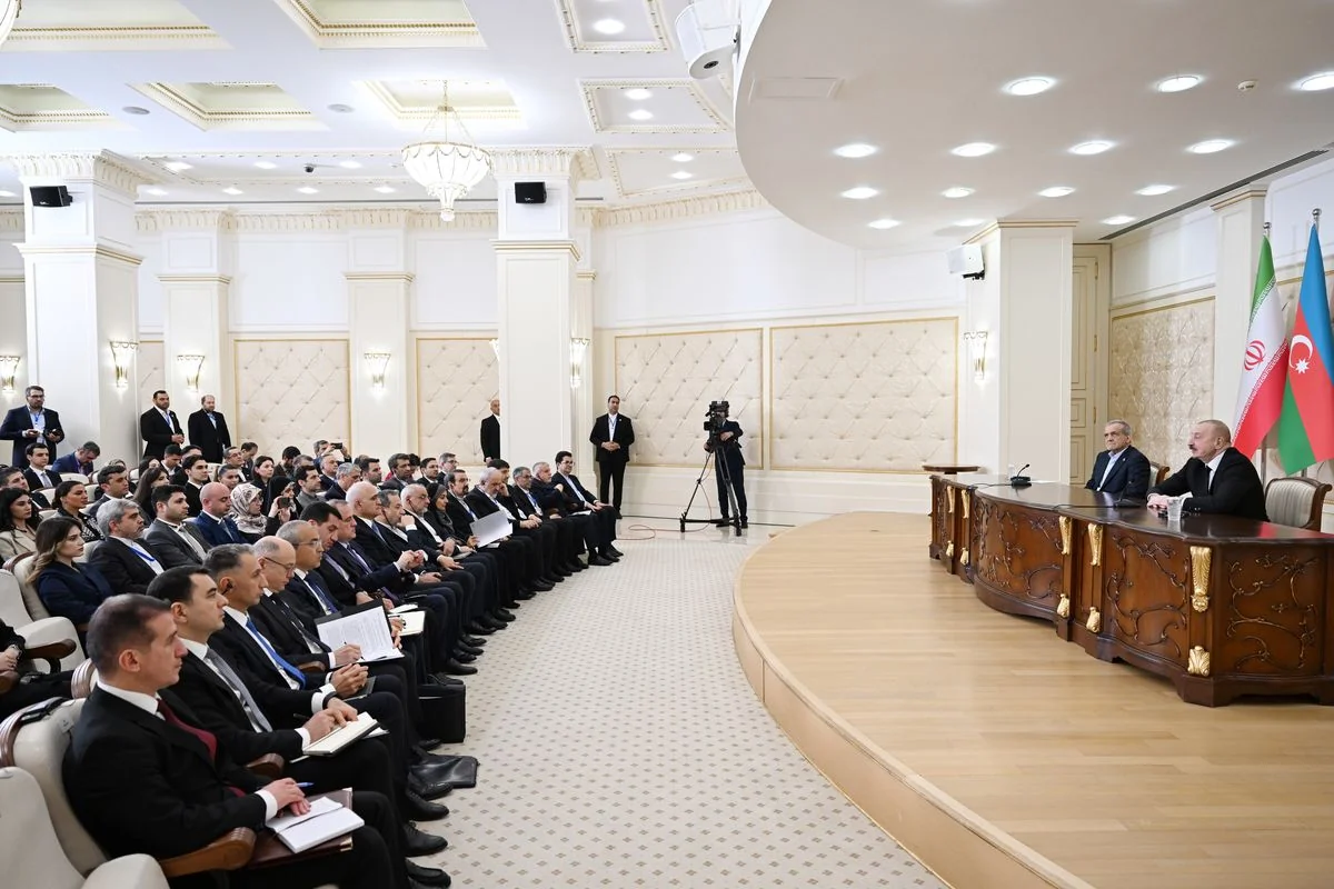İlham Əliyev: Azərbaycan və İran əlaqələrin inkişafına çalışır