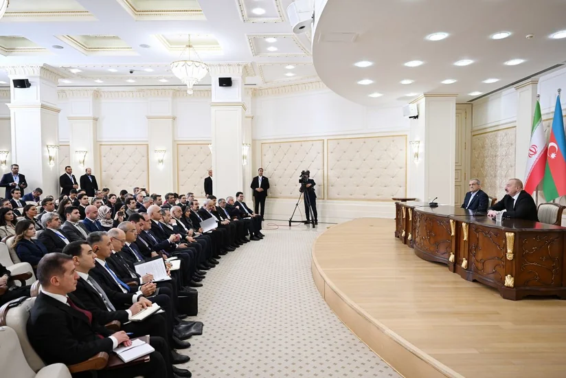 İlham Əliyev: Azərbaycan və İran əlaqələrin inkişafına çalışır