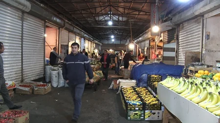 Vosmoyun axşam bazarı - qiymətlər ucuz, alıcılar az - VİDEOREPORTAJ