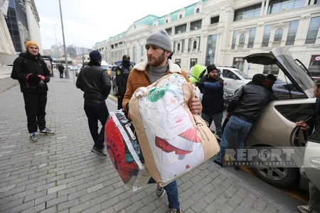 В Баку продолжается сбор помощи пострадавшим от землетрясения в Турции