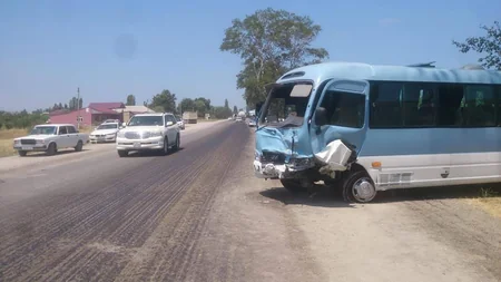 Bakı-Quba yolunda avtobus avtomobillə toqquşub: 1 nəfər ölüb, 10 nəfər xəsarət alıb