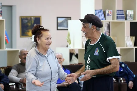 “Neftçi”nin əməkdaşları və veteran futbolçular qocalar evində olublar