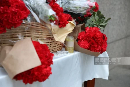 Azerbaijani citizens commemorate victims of Turkiye earthquake