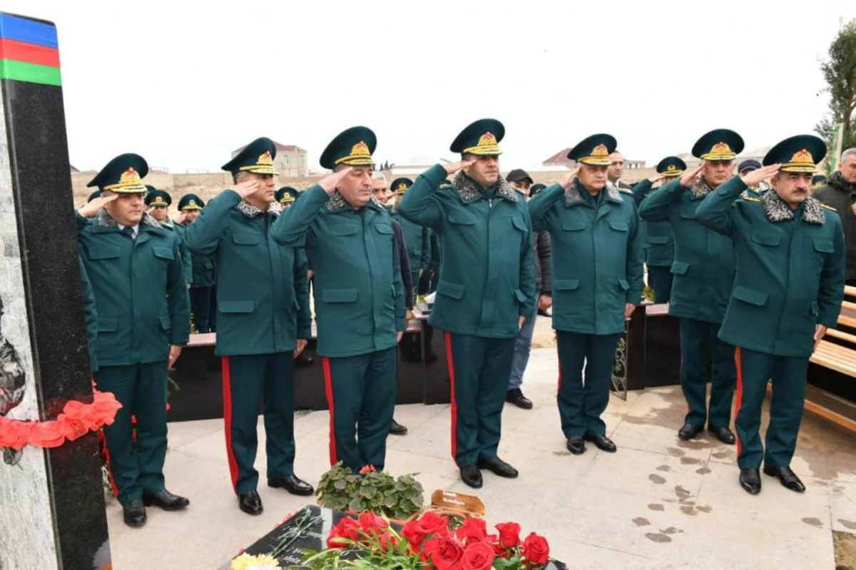 DSX rəisi helikopter qəzasında həlak olan hərbçilərin məzarlarını ziyarət edib