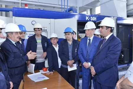 ​BHOS Rector Elmar Gasimov meets internees at Azerikimya PU