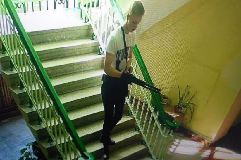 Опубликованы кадры стрельбы в колледже Керчи - ВИДЕО