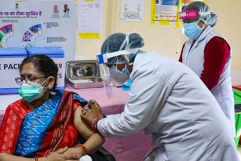 India vaccinates almost 350,000 citizens per day