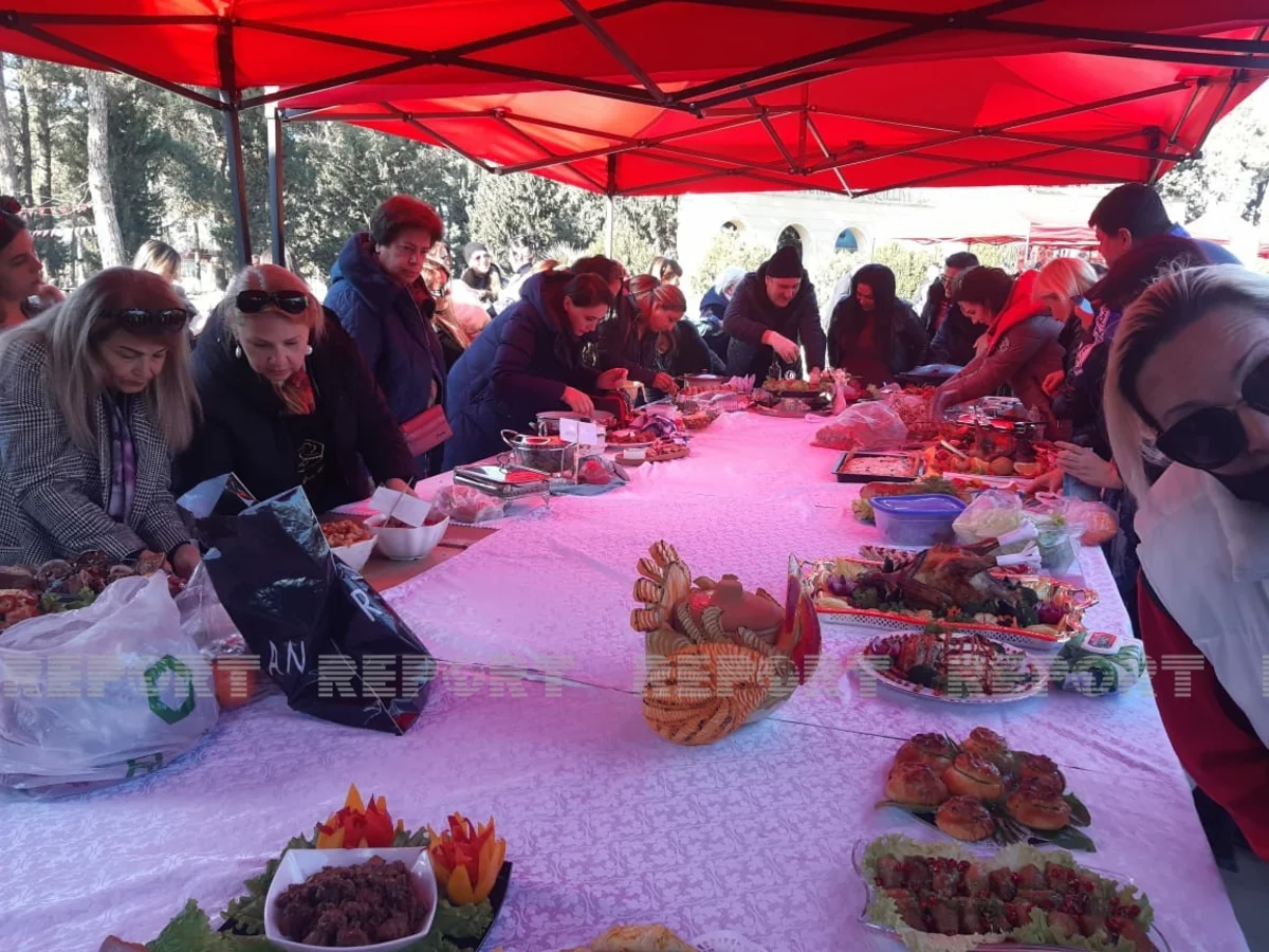 Biləsuvarda hind toyuğu festivalı keçirilib