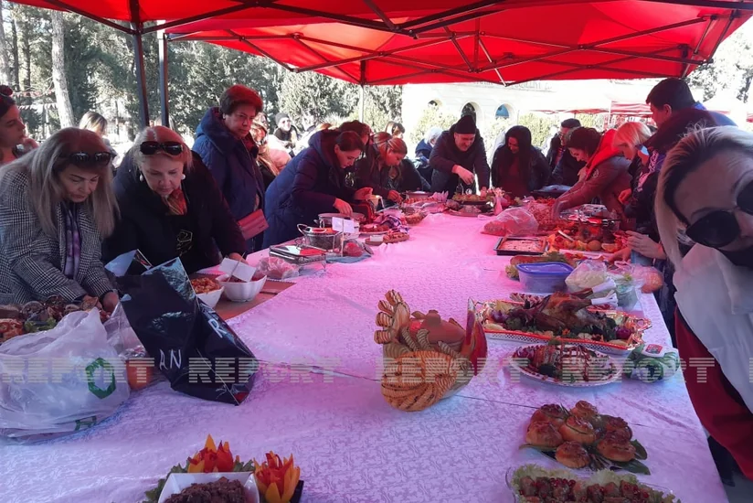 Biləsuvarda hind toyuğu festivalı keçirilib