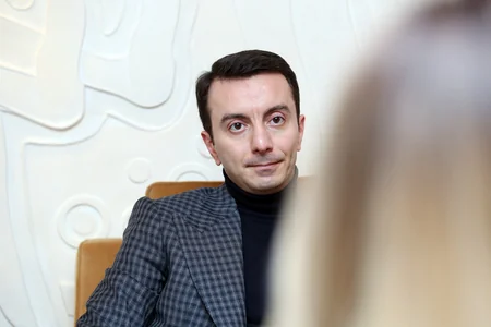 Ceyhun Əli: Tamaşaçını ekran qarşısında saxlamaq üçün şou göstərmək vacib deyil - MÜSAHİBƏ