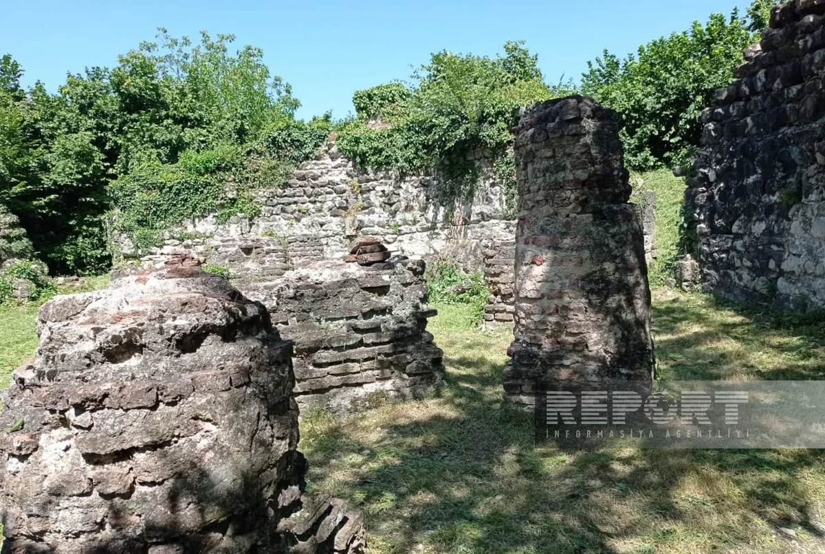 Azərbaycanda 1500 yaşlı tarixi məbəd baxımsız vəziyyətdədir