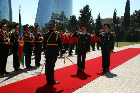 Azərbaycan Silahlı Qüvvələrinin Baş Qərargah rəisi belaruslu həmkarı ilə görüşüb