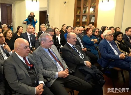 AYB sədri “Yaşayan Dədə Qorqud” mükafatı ilə təltif edilib