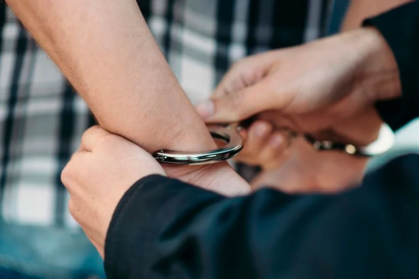 В Баку полиция задержала мужчину по подозрению в шантаже 19-летней девушки