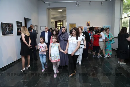 “Vəkillik peşəsi uşaqların gözü ilə” adlı uşaq rəsm sərgi-müsabiqəsi keçirilib
