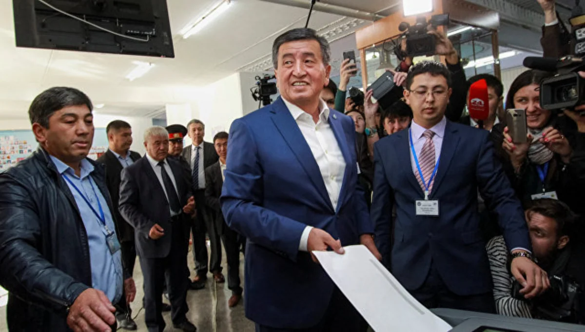 ЦИК Кыргызстана: Сооронбай Жээнбеков побеждает на президентских выборах