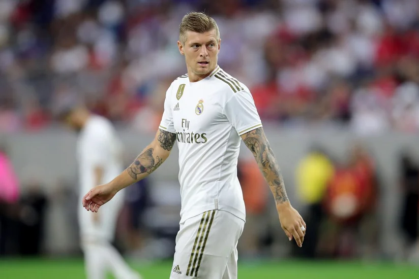 Real Madridin futbolçusu çempionluğu fast-foodla qeyd etdi