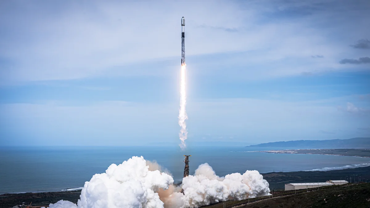 Ракета компании SpaceX вывела на орбиту военные спутники Норвегии