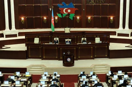 Самые высокооплачиваемые депутаты Милли Меджлиса