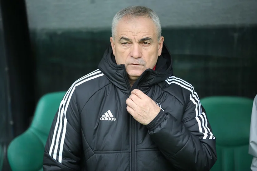 “Beşiktaş” klubu baş məşqçisini 41 gündən sonra istefaya göndərib