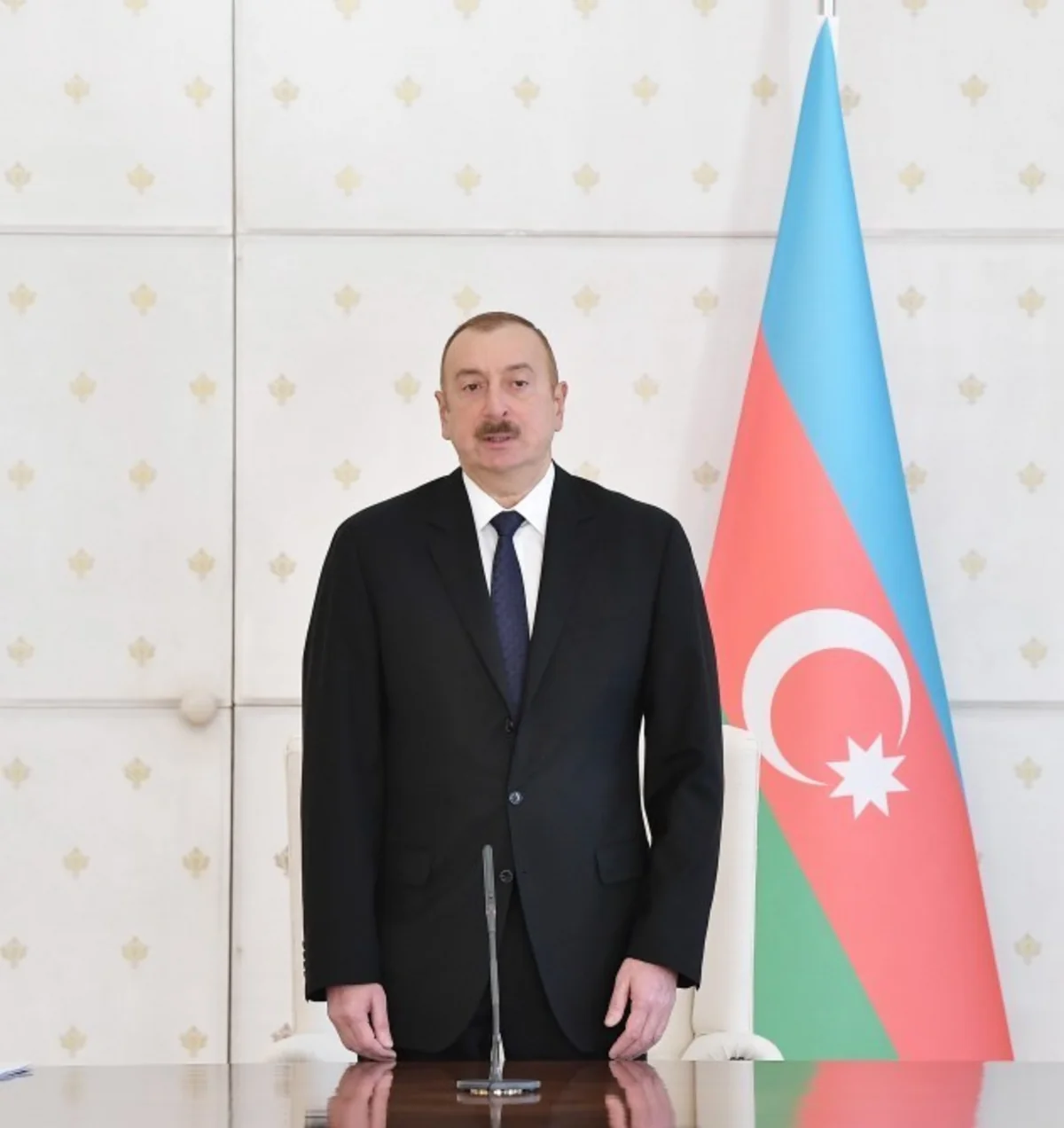 İlham Əliyev: “Gəncədən Gürcüstan sərhədinə qədər ikizolaqlı yolu dörd zolağa genişləndirməliyik”
