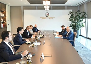 Микаил Джаббаров встретился с президентом венгерской компании MOL Group