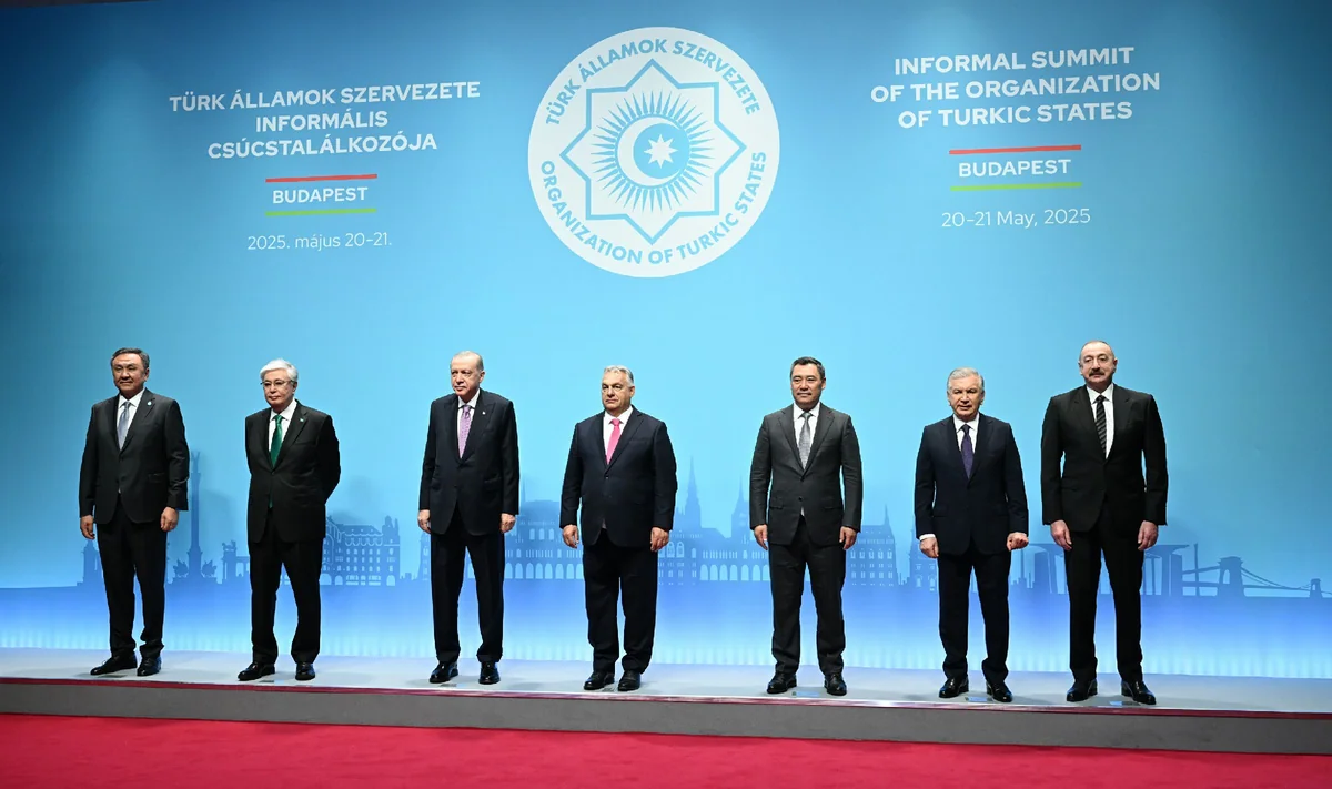 Budapeştdə Türk Dövlətləri Təşkilatının Dövlət başçılarının qeyri-rəsmi Zirvə görüşü keçirilib - YENİLƏNİB-4