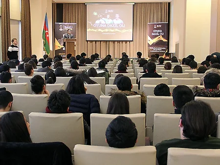 Mahir Mədətov Avroliqanın finalı ilə əlaqədar tələbələrlə görüşüb