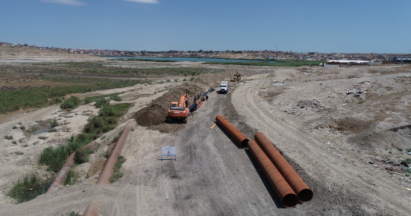 В Баку ведутся работы по обновлению магистрального водопровода
