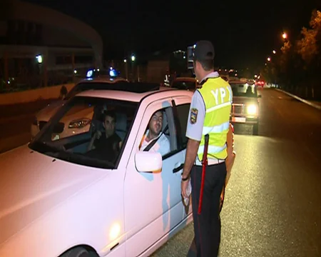 Yol polisi Göygöldə reyd keçirib, avtomobili sərxoş vəziyyətdə idarə edən 17 nəfər aşkarlanıb
