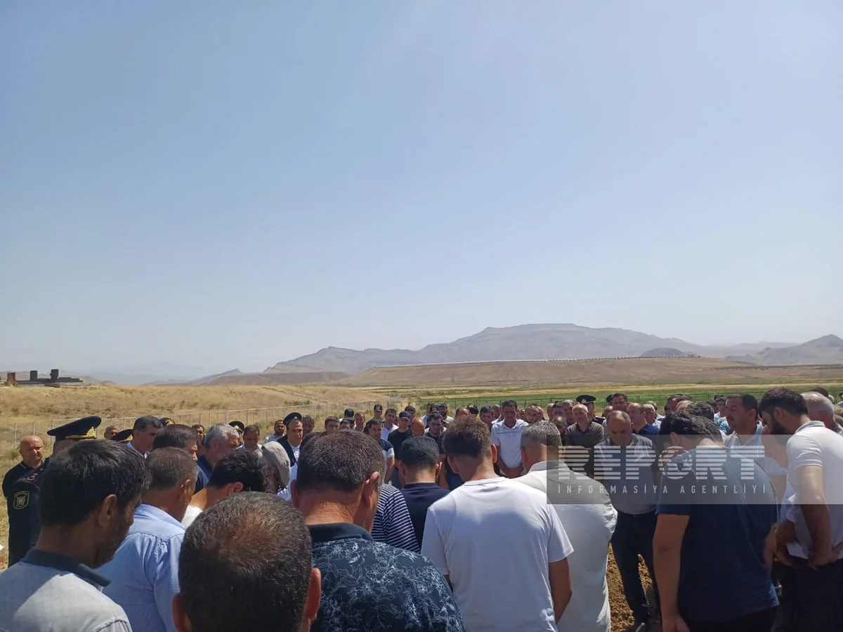 Naxçıvanda göldə batan şəxsləri xilas etməyə çalışarkən boğularaq ölən polis dəfn olunub