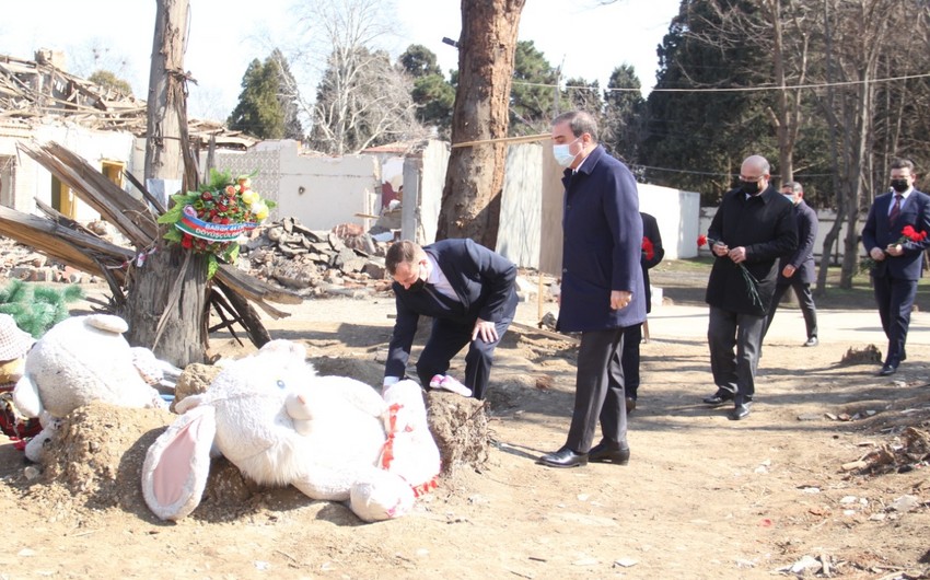 Belarusian Ambassador visits areas destroyed by Armenians in Ganja
