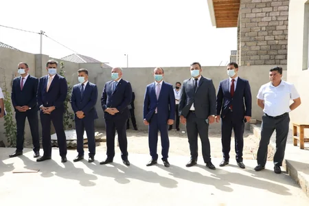 “Azəriqaz” rəhbərliyi sürüşmə zonasından köçürülən vətəndaşların müraciətlərini dinləyib