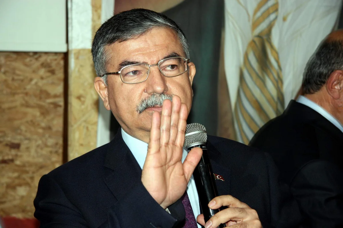 Müdafiə naziri: Türkiyə ilə Azərbaycan arasında hərbi sahədə işbirliyi xüsusi yer tutur