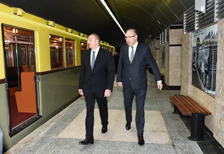 Президент Ильхам Алиев ознакомился с ретро-вагонами Бакинского метрополитена - ОБНОВЛЕНО