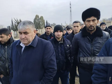 Türkiyədə zəlzələdə həlak olan azərbaycanlı iş adamı Salyanda dəfn olunub - YENİLƏNİB