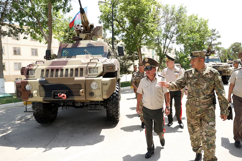 Глава Минобороны Кыргызстана побывал в Военном институте имени Гейдара Алиева