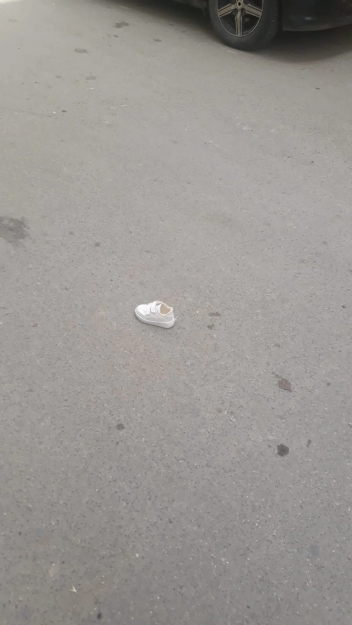 Cəlilabadda avtomobil 8 yaşlı uşağı vuraraq ağır xəsarət yetirib