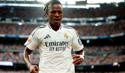 Real vingeri Vinisius Juniorla müqavilə müddətini uzadıb