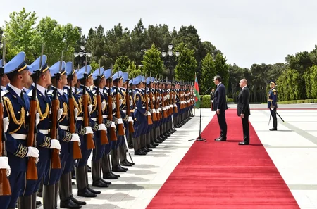 Serbiya Prezidenti Aleksandr Vuçiçin rəsmi qarşılanma mərasimi olub